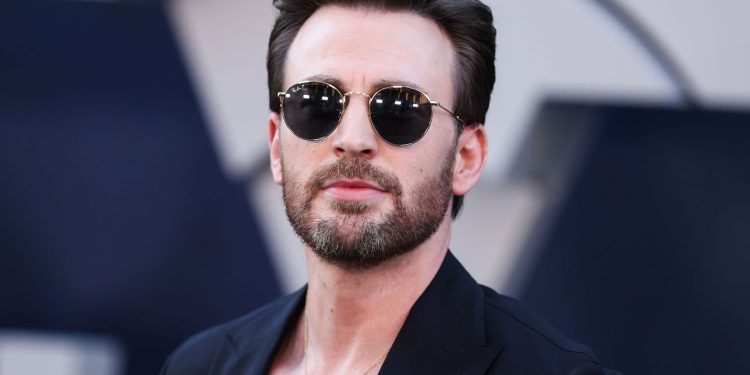 Chris Evans encantou o mundo como Capitão América mas há algo em sua trajetória que surpreende