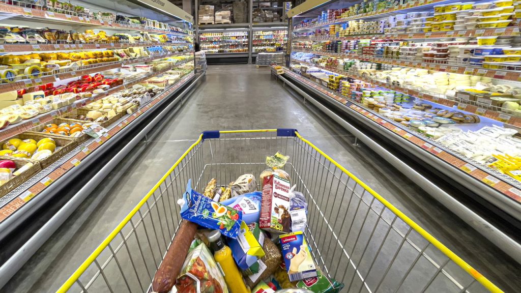 Você pode parar de jogar comida fora com essa simples mudança na sua geladeira e economizar muito dinheiro