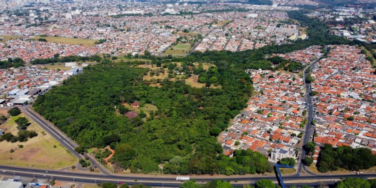 Uberlândia, uma das melhores cidades de Minas Gerais // Créditos: YouTube.com/@EMGDroneVision
