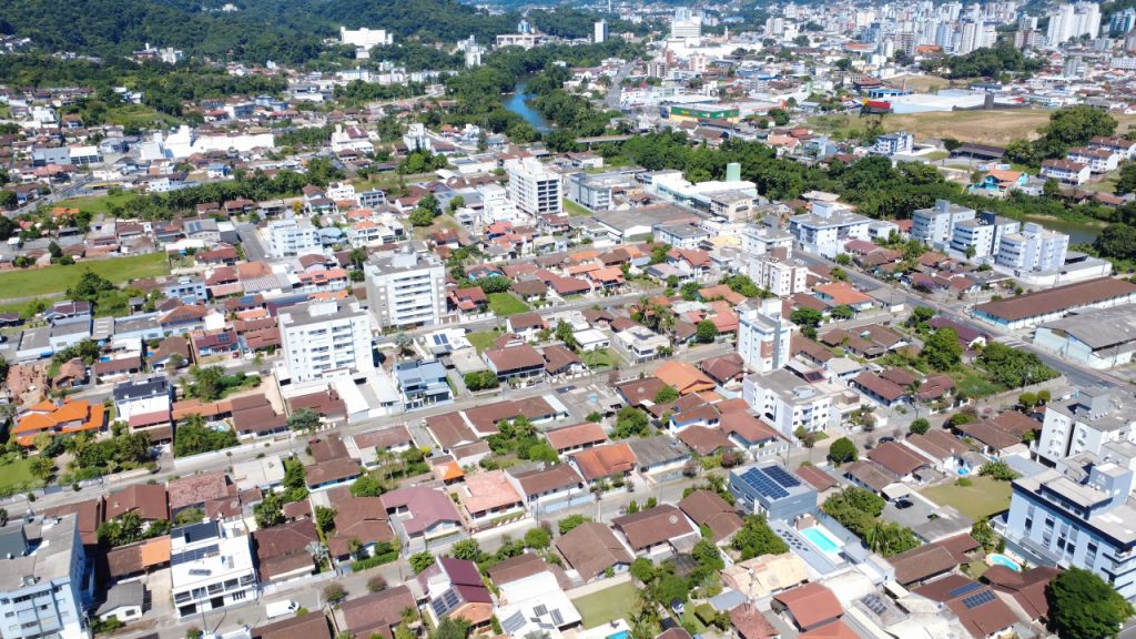 Cidade catarinense encanta com tradição europeia e qualidade de vida