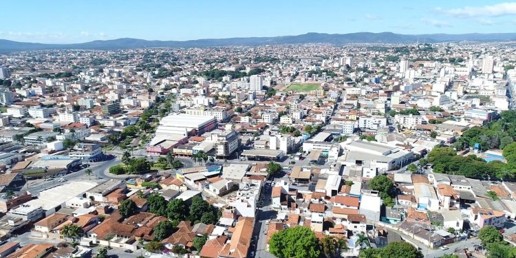 Uma cidade no interior de Minas Gerais está encantando com qualidade de vida e natureza