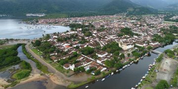 Essa cidade colonial do Rio está encantando brasileiros com praias paradisíacas