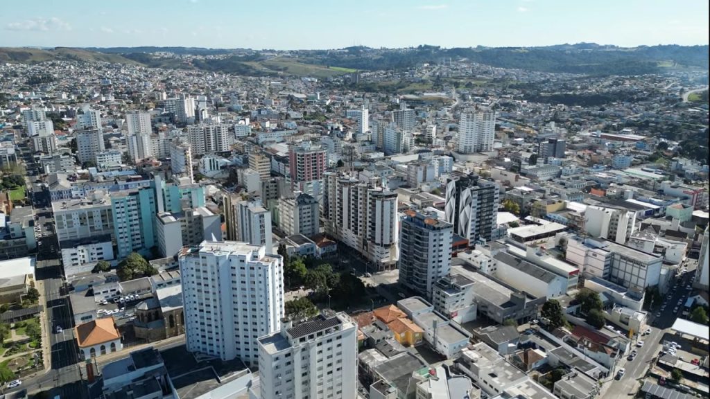 Essa cidade mistura clima europeu, tradição e uma das festas mais animadas do Brasil