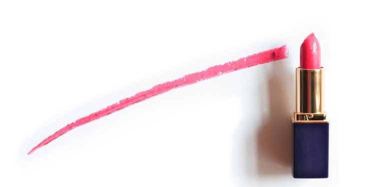 Um batom de apenas R$ 15 pode ser o ideal para você usar no dia a dia