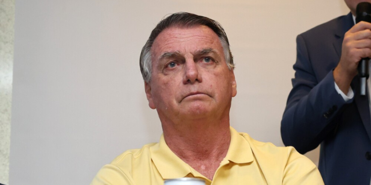Jair Bolsonaro usará tornozeleira eletrônica durante investigação da PF