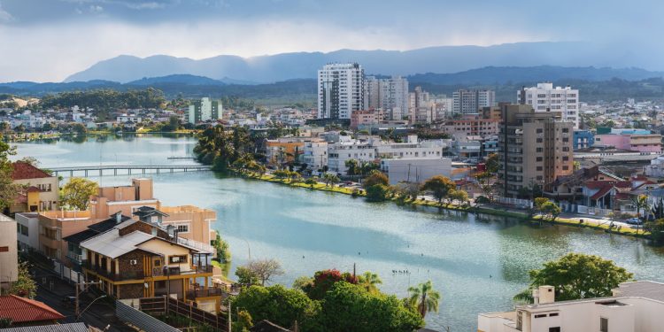 Essa cidade do litoral sul virou referência nacional e pouca gente sabe
