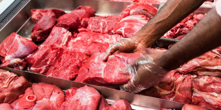 Como economizar comprando carne moída no mercado?