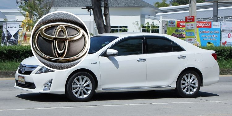 Sedã da Toyota custa menos de R$ 80 mil e anima brasileiros