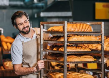 O segredo que vai te fazer comprar pão e carne mais baratos