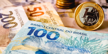 FMI eleva projeção do PIB do Brasil em 2025, mas tarifas devem frear economia