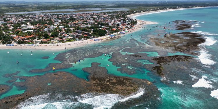 Essa vila no litoral de Pernambuco está conquistando quem ama o mar