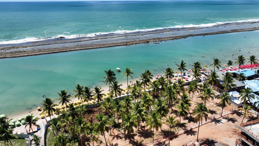 Essa vila no litoral de Pernambuco está conquistando quem ama o mar