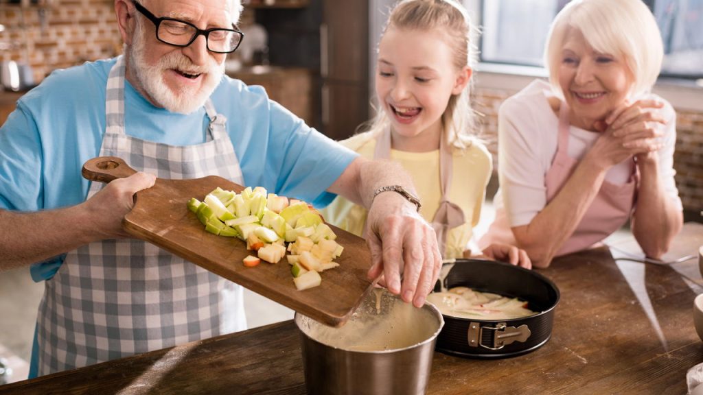 Você pode cozinhar bem gastando menos do que imagina com essas substituições