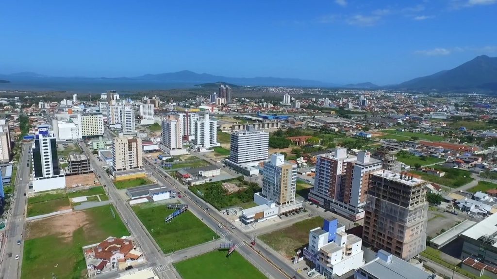 Essa cidade catarinense une praias, natureza e qualidade de vida