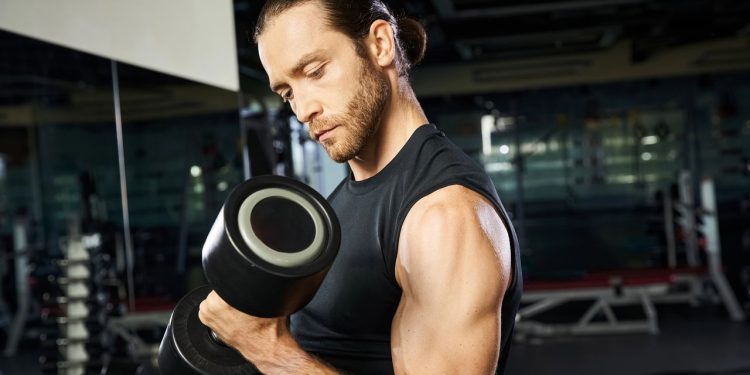 Três exercícios para fortalecer o bíceps com menos de R$ 80