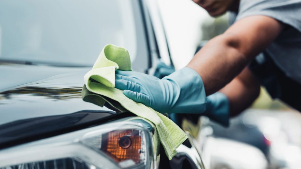 Esse hábito comum na lavagem do carro pode te custar caro!