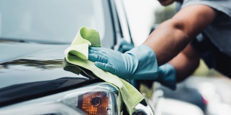 Esse hábito comum na lavagem do carro pode te custar caro!