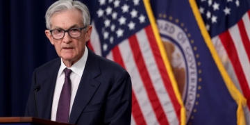 Bolsas sobem e dólar derrete após Jerome Powell sinalizar corte de juros nos EUA em setembro