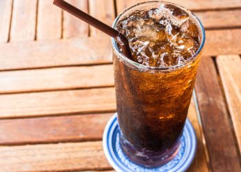 Quanto custa beber refrigerante todo dia durante 1 ano?
