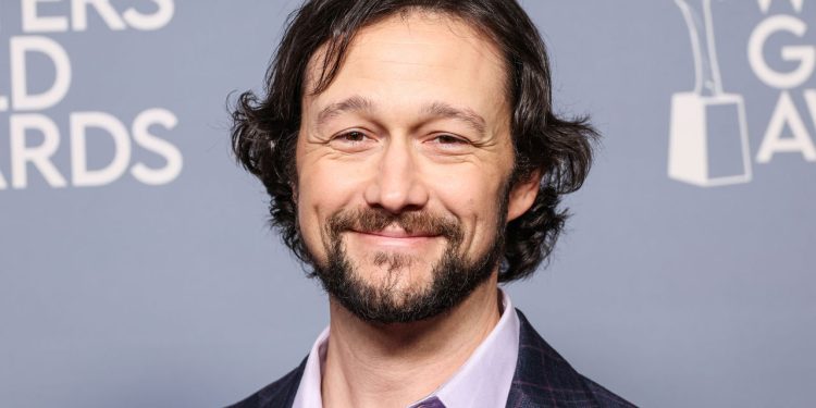 O ator que conquistou Hollywood com papéis intensos e carismáticos