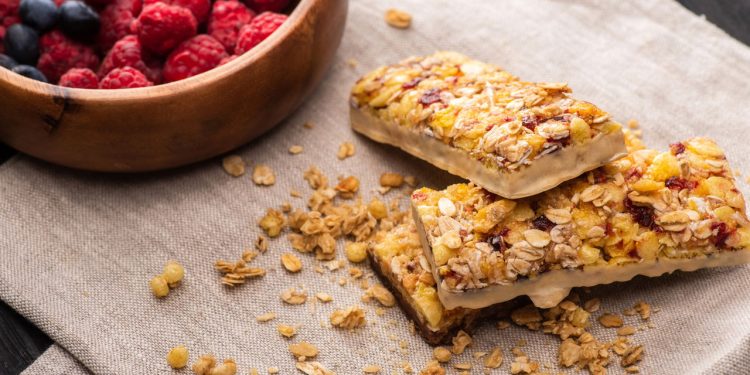Faça você mesmo barras de cereal por menos de R$ 0,90