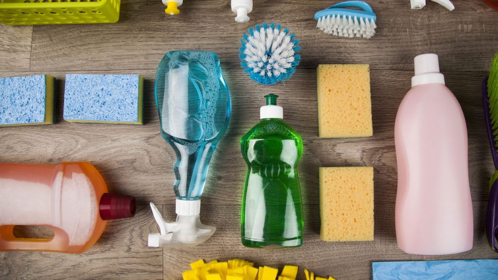 Kit de limpeza caseiro, fácil e sem químico por R$ 20