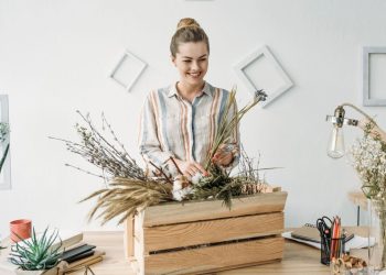 Economize na decoração e transforme latas de refri em arte