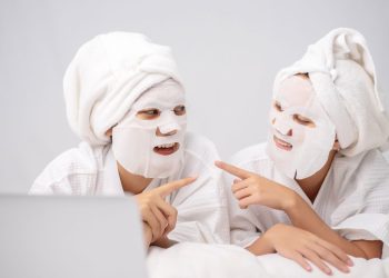 Receita econômica de máscara facial para nutrir a pele