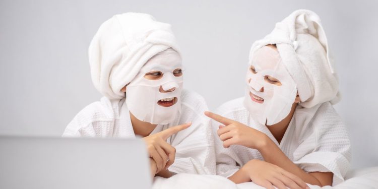 Receita econômica de máscara facial para nutrir a pele