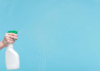 Faça seus próprios produtos de limpeza e economize R$ 50 todo mês