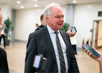 Senador Tim Kaine, um dos apoiadores do projeto / Imagem: Greg Nash