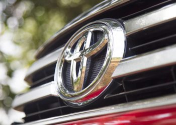 SUV da Toyota anima brasileiros custando só R$ 62 mil e fazendo quase 12 km com 1 litro de combústivel