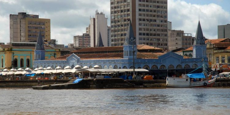 Essa metrópole da Amazônia encanta o Brasil com seus sabores exóticos e cultura vibrante!