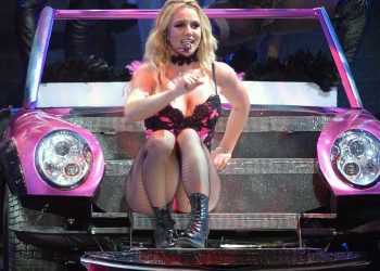 Estrela que dominou as paradas mundiais, venceu um Grammy e possui uma fortuna de US$ 70 milhões