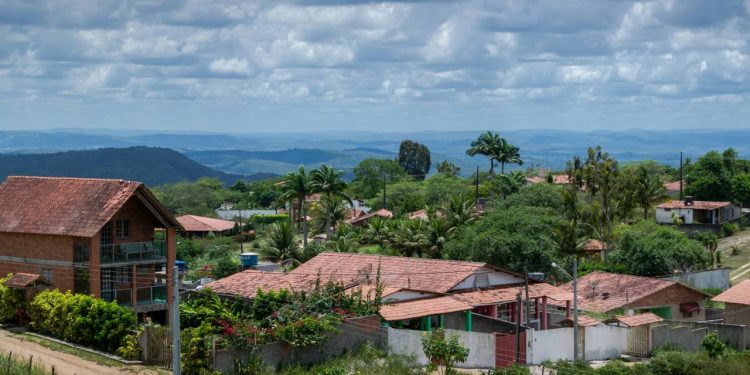 Essa cidade do Agreste pernambucano encanta com sua Feira gigante e o forró tradicional