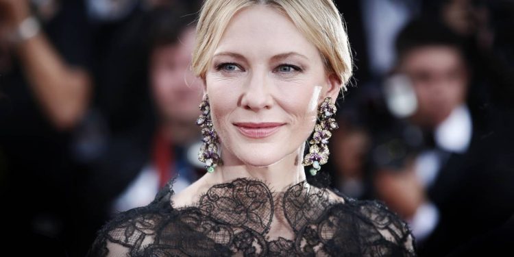 Atriz aclamada por sua versatilidade, ganhou dois Oscars e tem uma fortuna de US$ 95 milhões