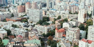 Essa cidade entre duas capitais atrai quem busca um futuro promissor no coração do Brasil