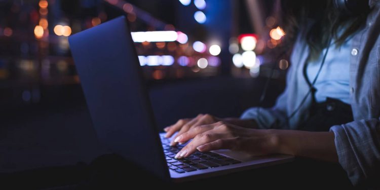 Profissões emergentes com trabalho remoto e alta renda em 2025