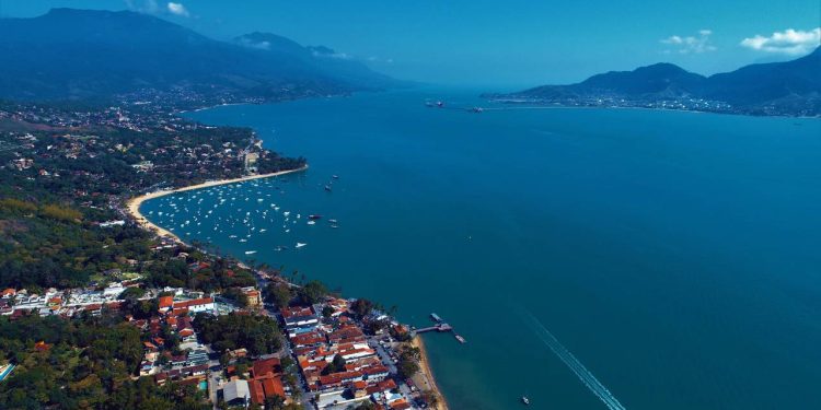 Esse santuário ecológico no litoral de SP impressiona com a união perfeita do mar e da Mata Atlântica