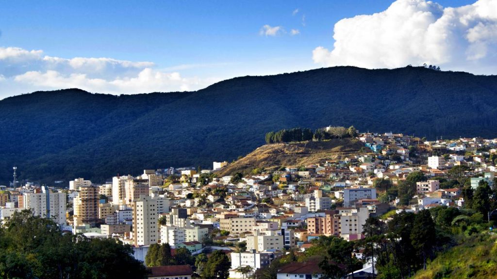 Esse refúgio no sul de Minas atrai com suas águas terapêuticas e parques floridos