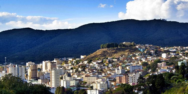 Esse refúgio no sul de Minas atrai com suas águas terapêuticas e parques floridos