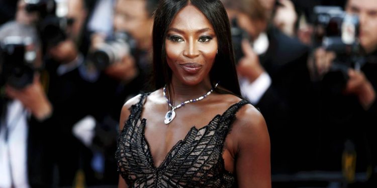 A modelo que se tornou um ícone global e redefiniu para sempre o que significa ser uma supermodelo