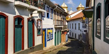 Essa cidade Patrimônio da Humanidade atrai com sua riqueza cultural e paisagens