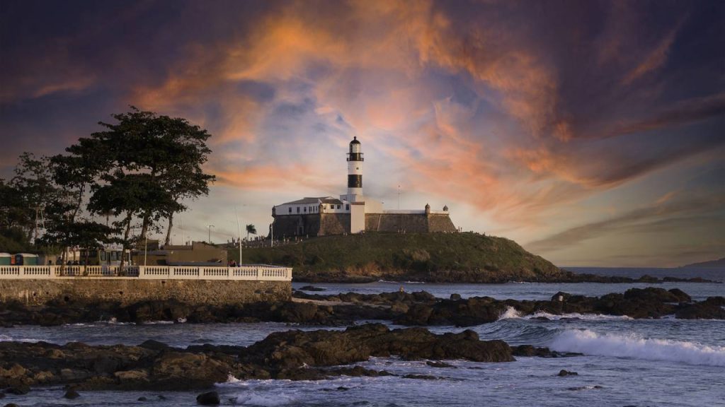 Essa primeira capital do Brasil encanta o mundo com sua energia e cultura afro