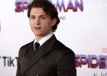 O ator que trouxe uma energia juvenil e acrobática ao Homem-Aranha, redefinindo o herói para o cinema
