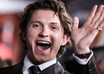 O ator que trouxe uma energia juvenil e acrobática ao Homem-Aranha, redefinindo o herói para o cinema