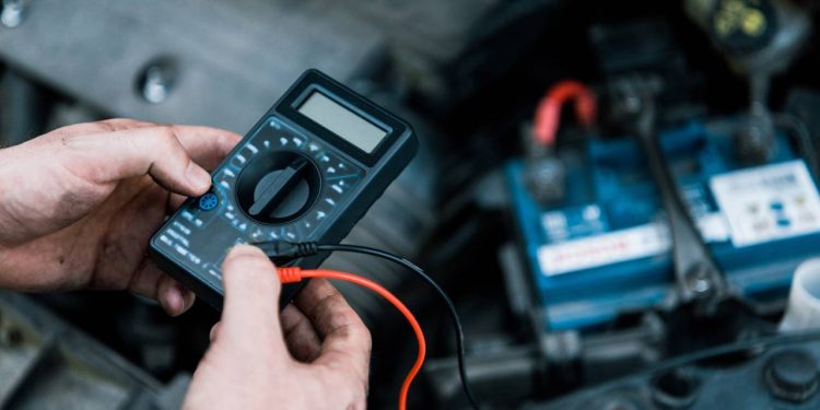O segredo pouco conhecido que faz a bateria durar mais e o carro ligar sem falhas