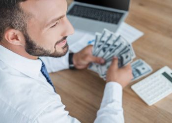 A profissão que paga mais de R$ 12 mil com só 4 horas por dia!