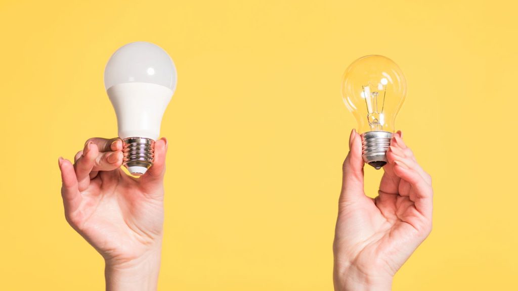 Troque a lâmpada e economize até R$ 50 na conta de luz