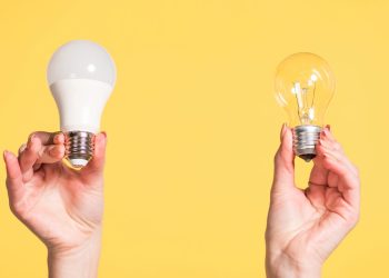 Troque a lâmpada e economize até R$ 50 na conta de luz